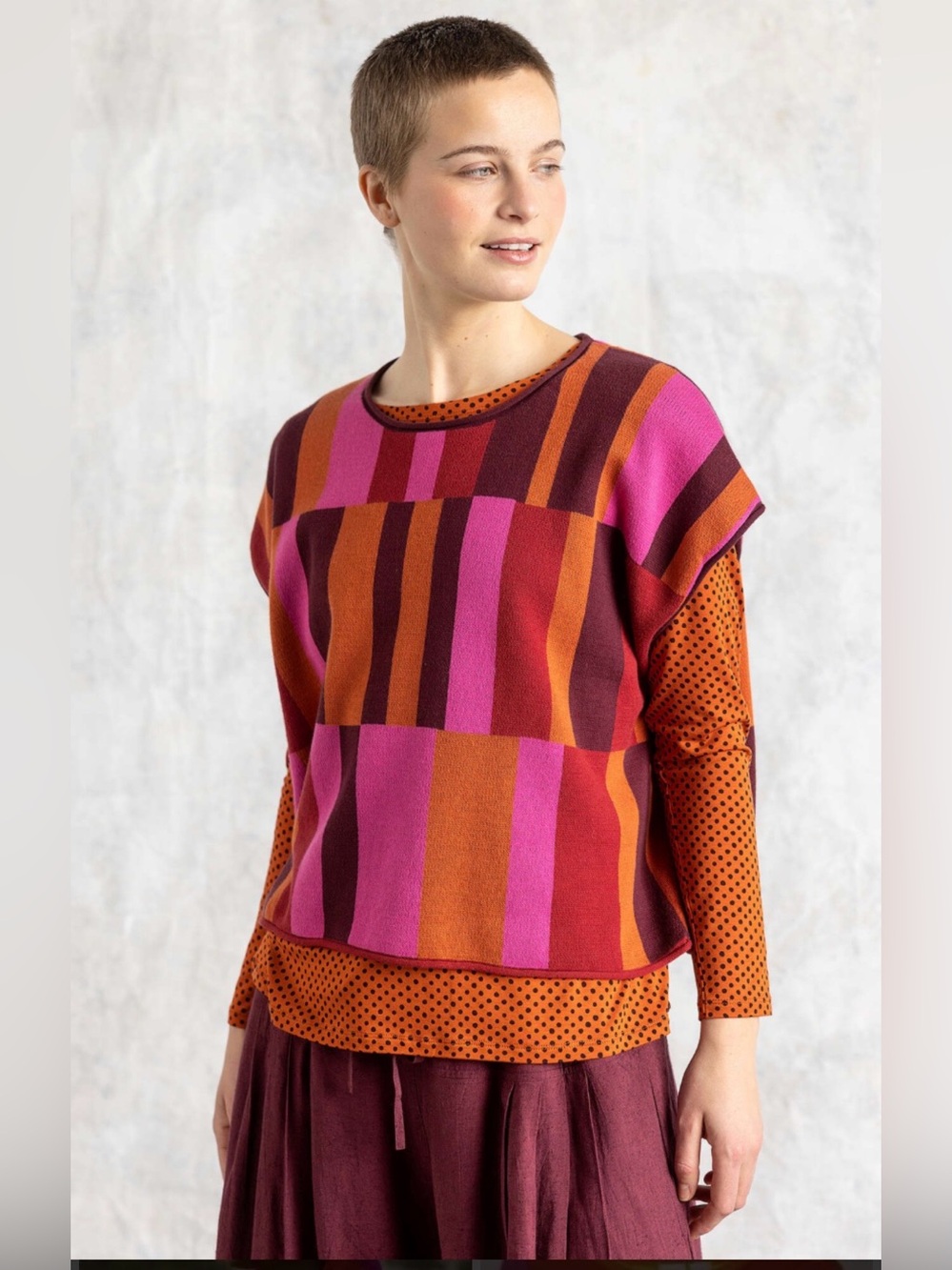 Colorblock Striped Short-Sleeveless Sweater in Pink & Orange 100% cotton